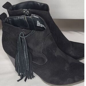 Madden Girl Womans‎ Pancho Black Suede Booties 9.5 Fringe Zipper 3.5" Heel